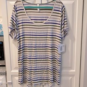 🩵 Striped Lularoe Classic T - Size 2XL